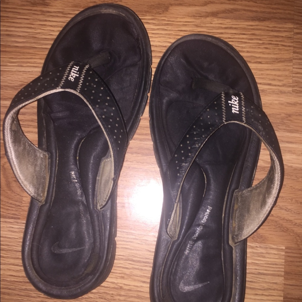 Nike flip flops very used and worn